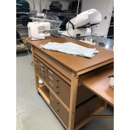 Workshop furniture Les Compagnons de Maguelone lingerie