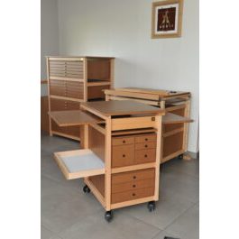 Petit meuble couture compact avec tiroirs latéraux