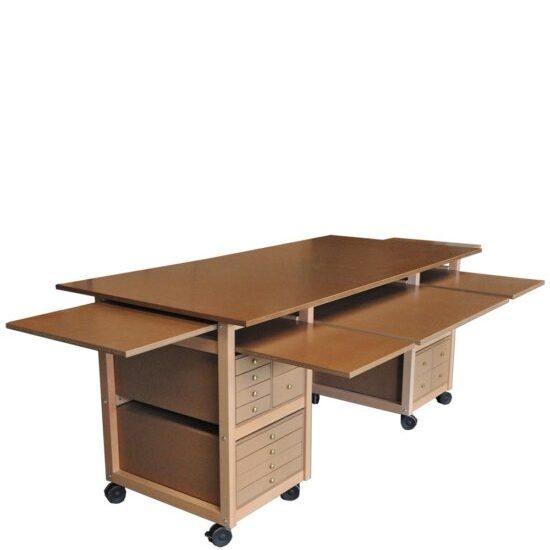 XL sewing table with extended surface