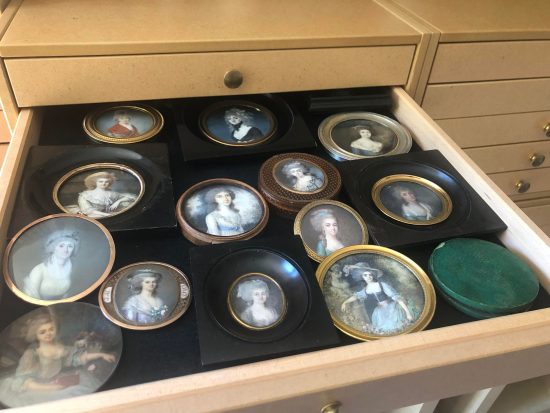 Auboi drawer for the conservation of miniature portraits chernex Swiss